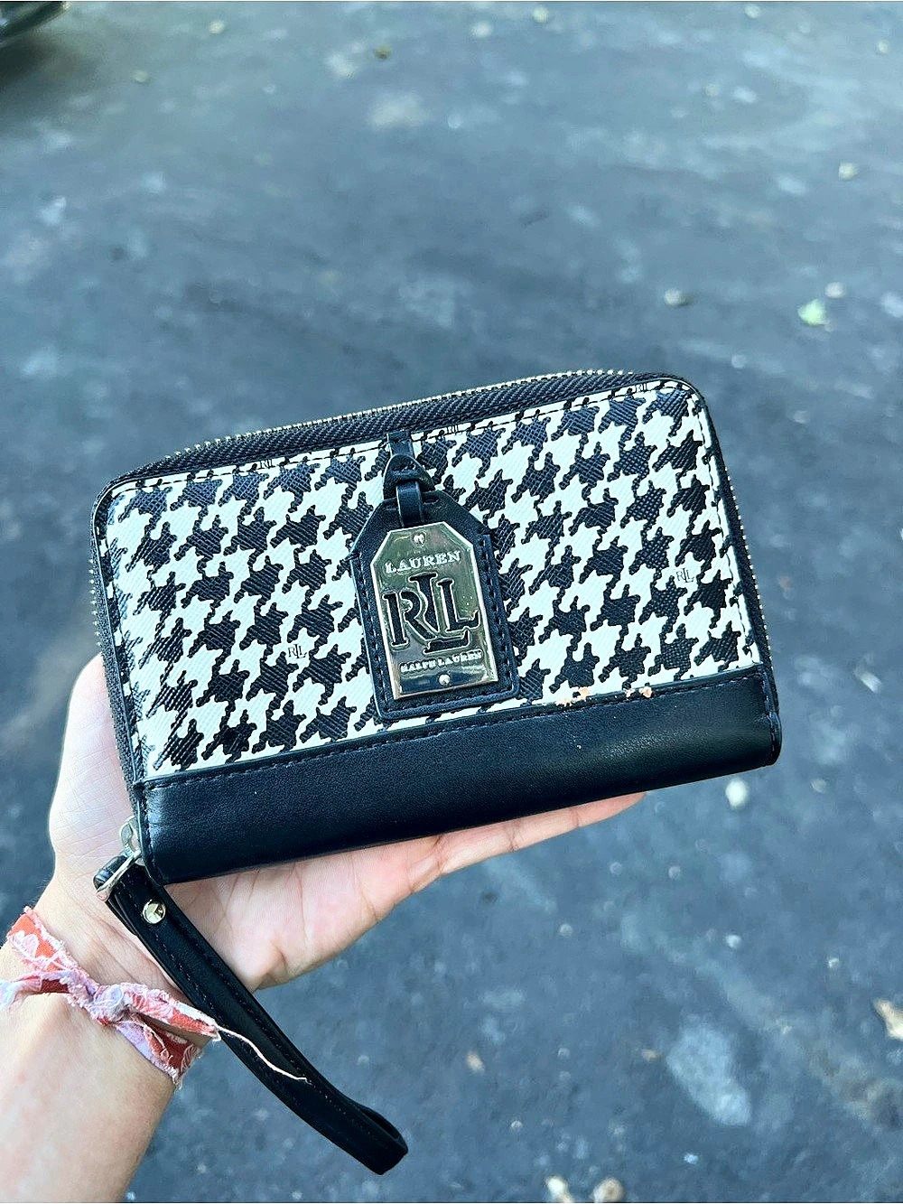 Lauren Ralph Lauren Houndstooth Wristlet Wallet in Black & White